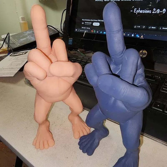 Mittelfinger-Figur mit Beinen