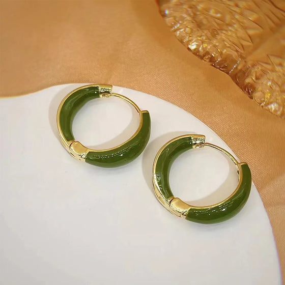 Elegante und modische Creolen