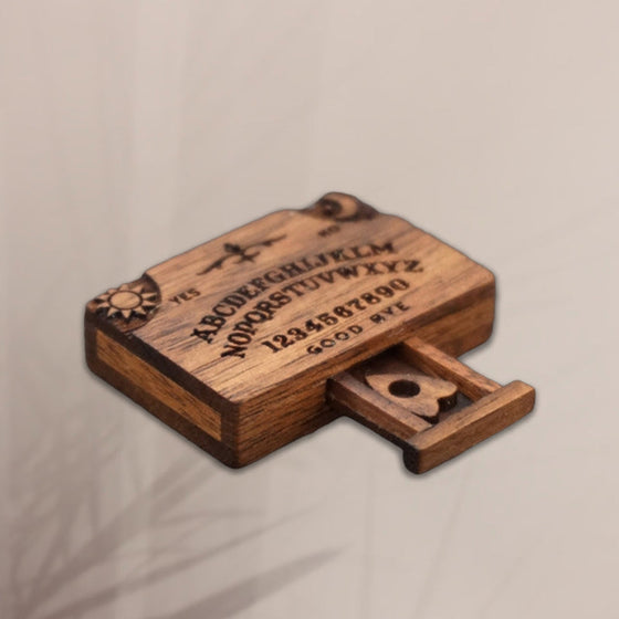 Miniatur-Spiritusbrett mit Schublade