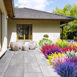 Künstliche Lavendelblüten im Freien