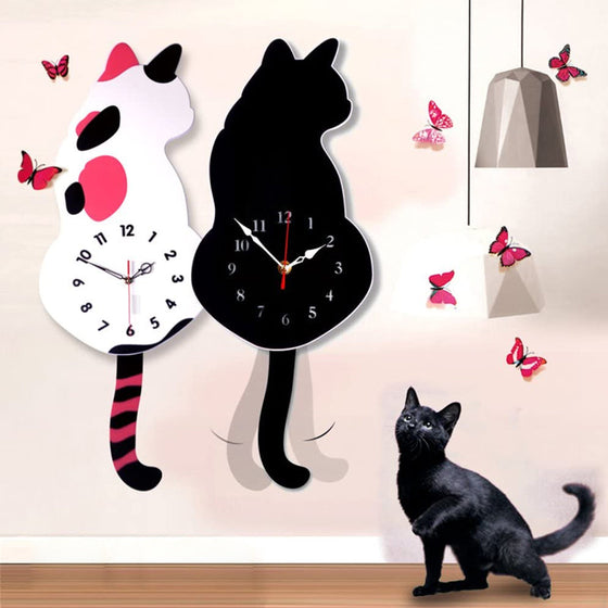 Wanduhr mit wedelndem Schwanz der nordischen Katze