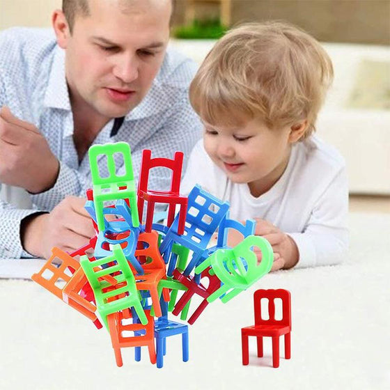 Weihnachts-Schnäppchen-Stühle zu stapelnendes Turmausgleichsspiel