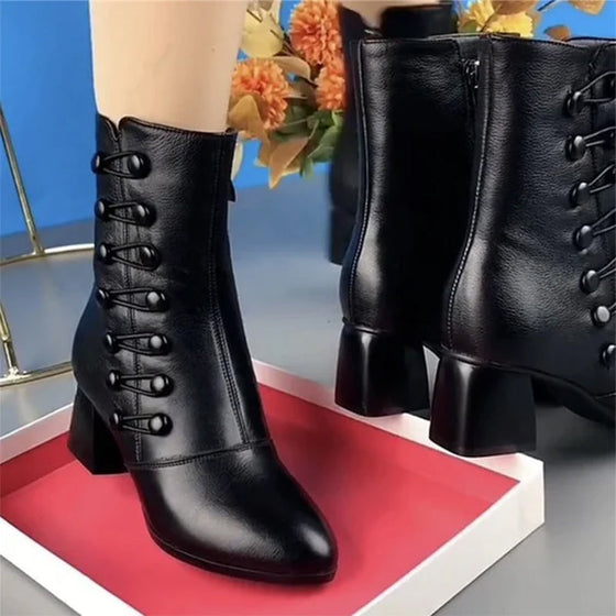 Warme Lederstiefeletten mit seitlichen Knöpfen für Damen