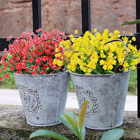 Künstliche Blumen im Freien