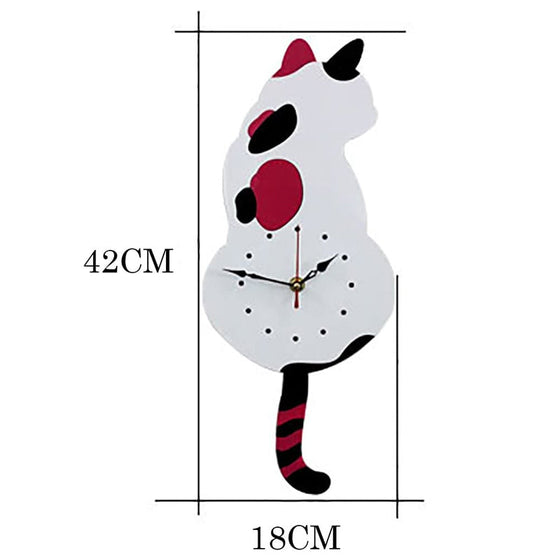 Wanduhr mit wedelndem Schwanz der nordischen Katze