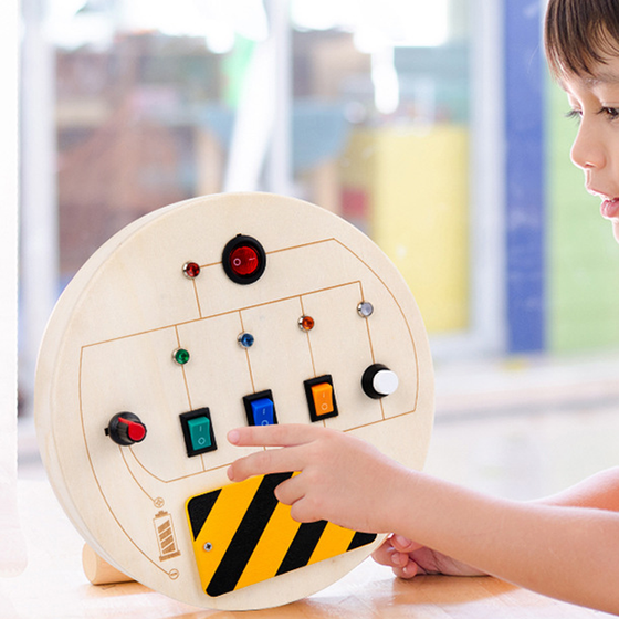Elektronisches Busy Board für Kinder