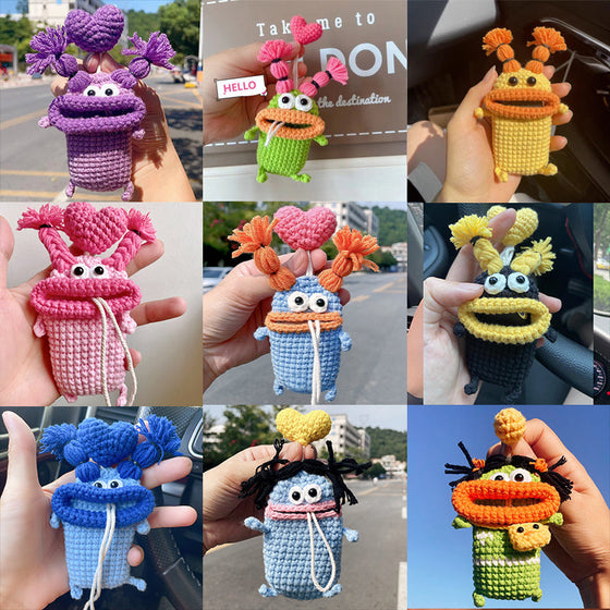 Kreatives ausziehbares Schlüsseletui aus handgestrickter Wolle