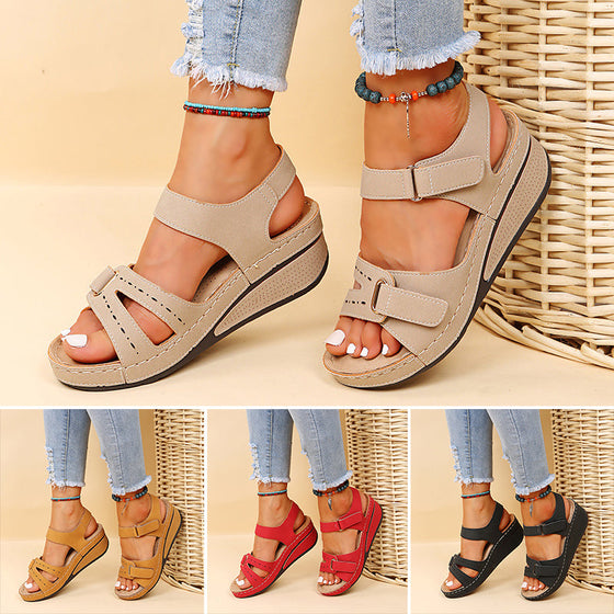 Sandalen im römischen Stil mit Klettverschluss
